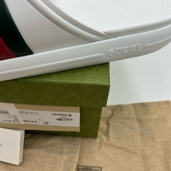 Men's Gucci web striped rubber Pool slides size 11 made in Italy.  NEWEST STYLE - Picture 7 of 12